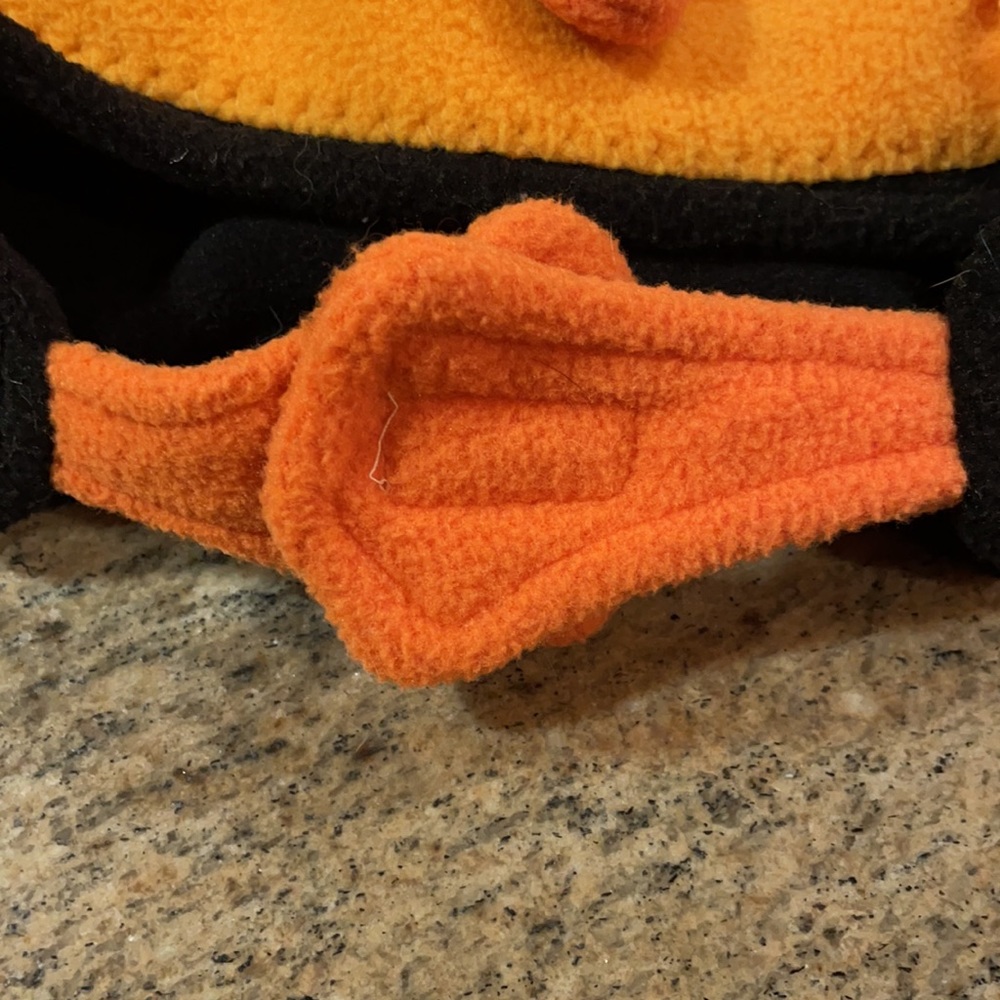 Penguin hat - Picture 2 of 2